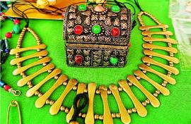 Trinkets from the hills, skincare and no oil snacks